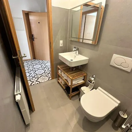 Hotel Gaestehaus Linh *