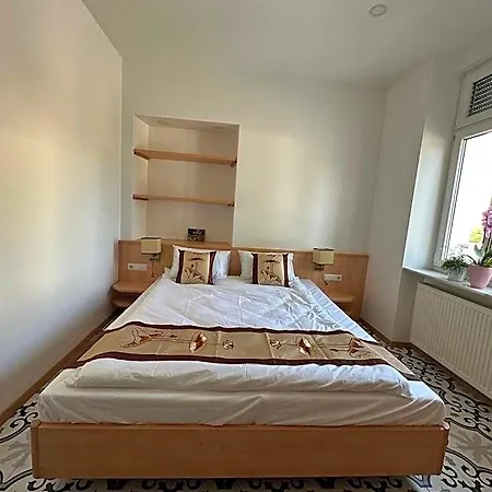 Hotel Gaestehaus Linh