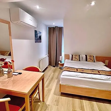 Hotel Gaestehaus Linh *