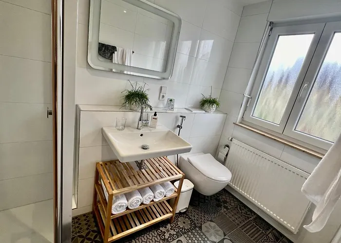 Gaestehaus Linh * 에덴코벤