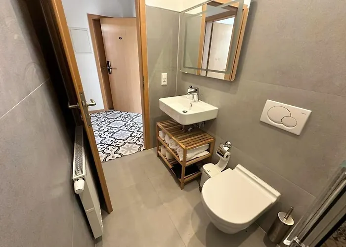 Hotel Gaestehaus Linh *